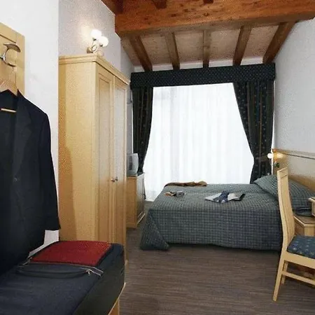 Hotel Mary-2