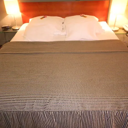 Tania-Frankfurt Hotel-3