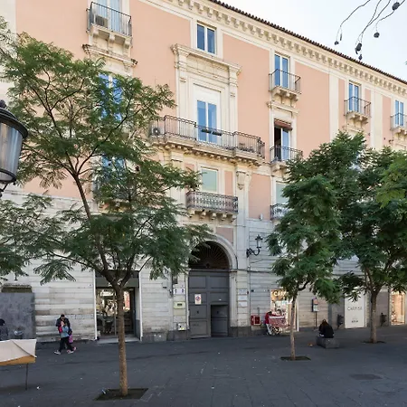 Da Gianni E Lucia Rooms With Bathroom In The City Center-2
