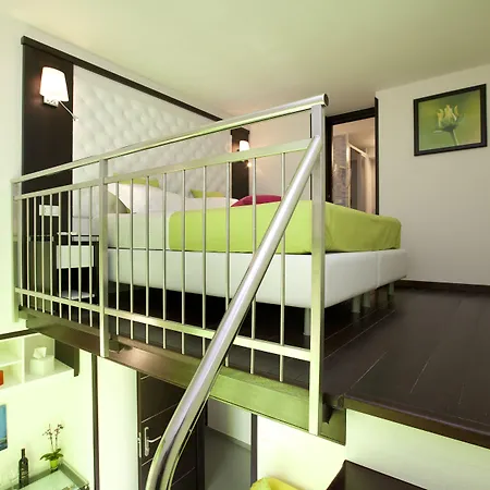 Sorrento Flats-3