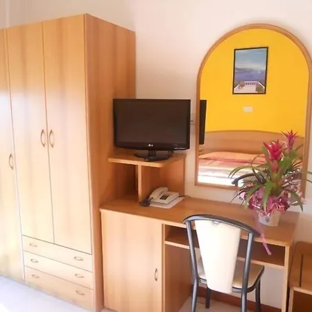Hotel Emilia-2