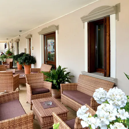 Hotel Garden-2