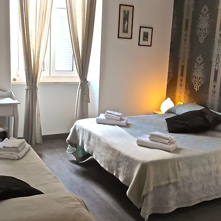Guest House Casa Vicenza Roma-3