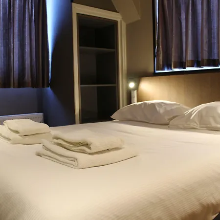 Blossoms City Hotel-3