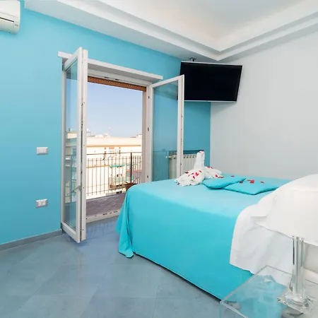Guest House Emily Suites Sorrento-2