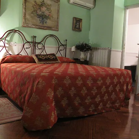 Guest House Arco Dei Tolomei-2