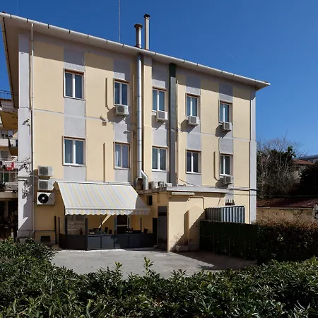 Parking Hotel Giardino-2