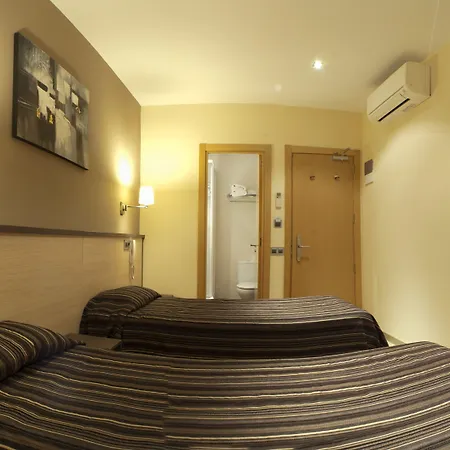 Hostal Las Flores Ramblas-3