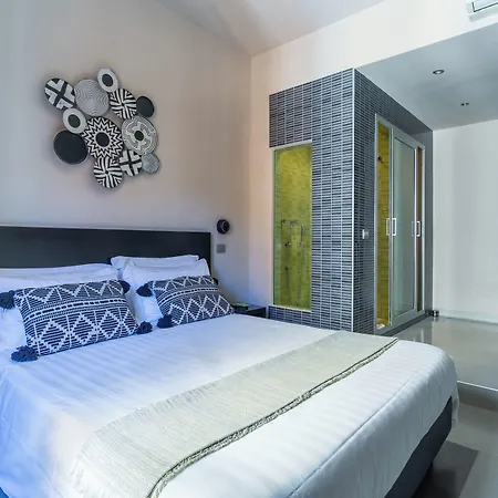 Moai Home-2