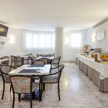 Hostal Molins Park-3