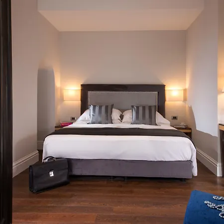 Tridente Suites-3
