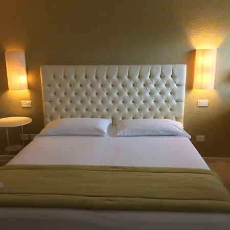 Nuova Opera Rooms & Apartments-2