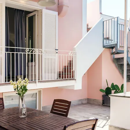 Gioia 13 Rooms & Apartments-2
