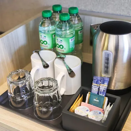Premier Inn Dubai International Airport - An Emirates Group Company-3