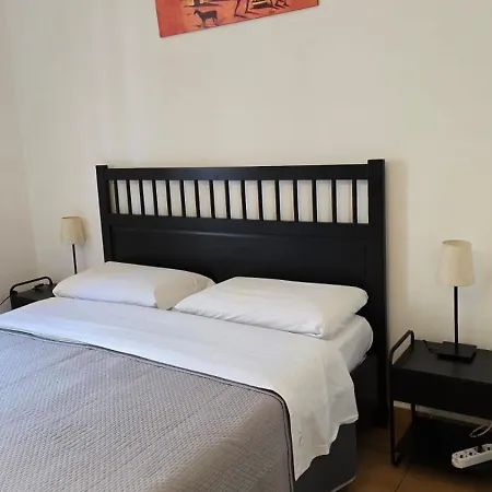 Meltin' Rome Guest House-2