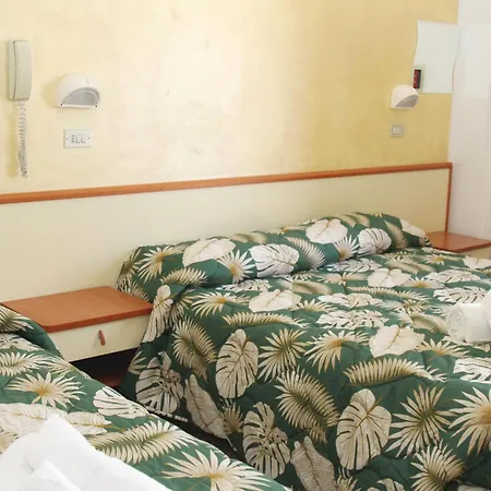 Hotel Diamante 5 minuti dalla fiera di rimini CON PARCHEGGIO INCLUSO-3