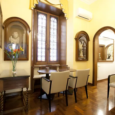 Guesthouse Borromeo Roma-3