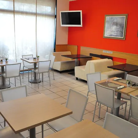 Artisti Rooms-3