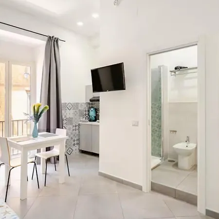 Duomo 34 Guest Room-3
