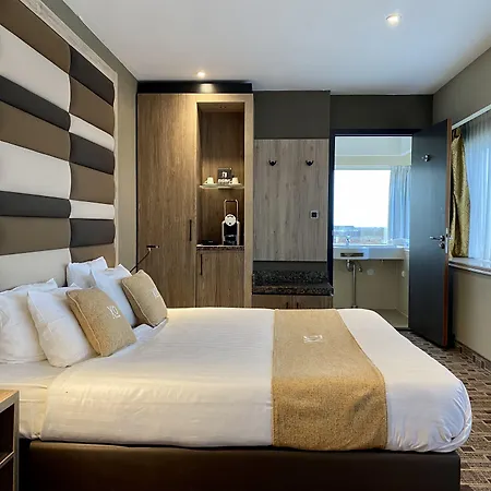 Xo Hotels Blue Tower-2