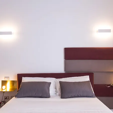 Savoy Riviera-2