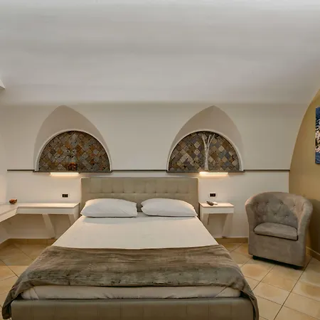 Cuore di Sorrento Suites-3