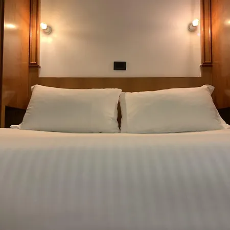 Albergo Delle Regioni, Barberini - Fontana di Trevi-2