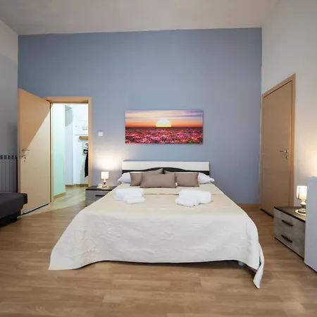 HOME Joséphine, a due passi dalla Reggia,Giardino,parcheggio,Cucina,il tuo comfort prima di tutto-2