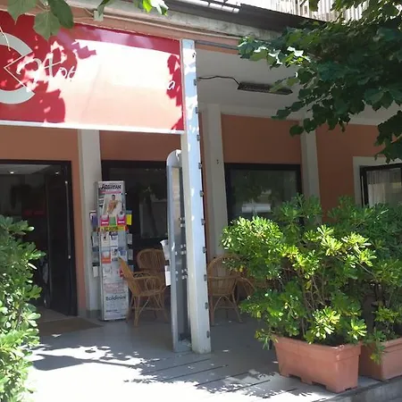 Hotel Canasta-3