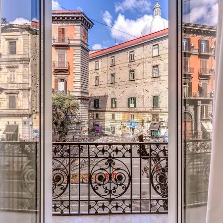 Gallery Suite Naples-3