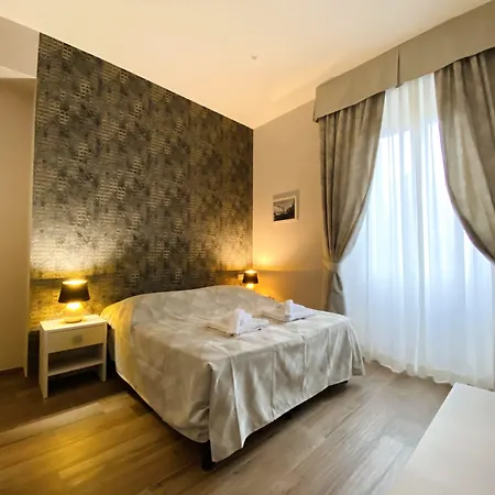 Hotelier 51-2