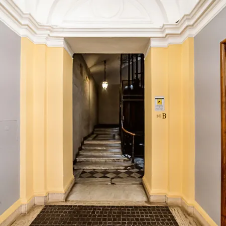 Downtown Luxury B&B - Termini Train Station-3