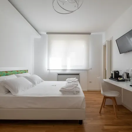 Helios Guest House-3