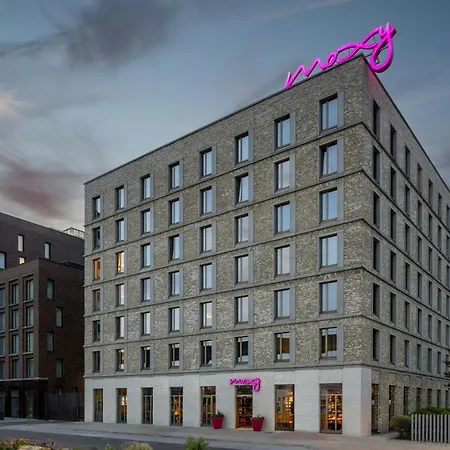 Moxy London Excel-3