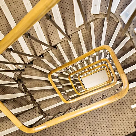 Modern Hotel-3