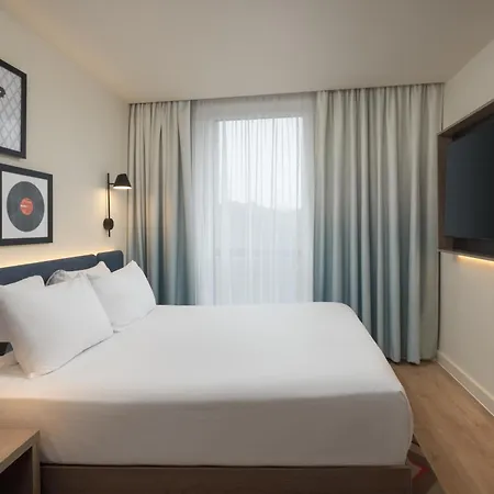 Hampton By Hilton London City-2