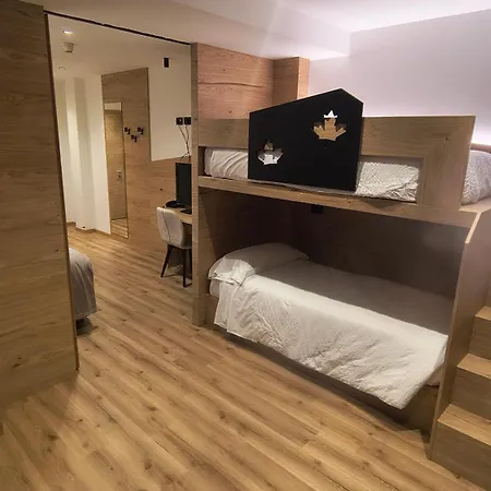 Hotel Canada-2