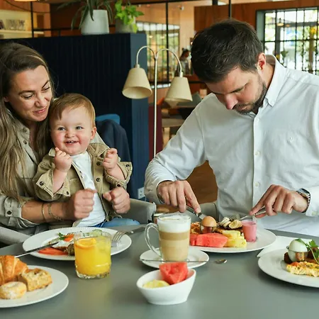 Courtyard By Marriott Amsterdam-3