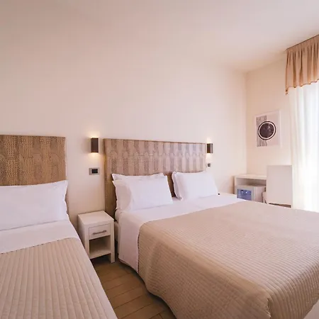 Hotel Soraya - Spiaggia Sawasdee With Beach, Restaurant & Parking-2