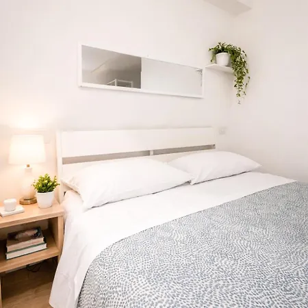 Pied A Terre Barberini-2
