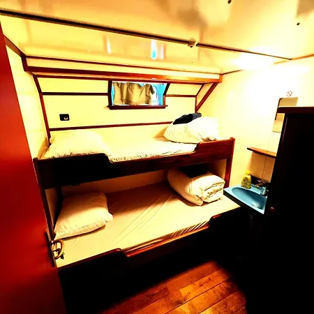 Amsterdam Hotelboat-3
