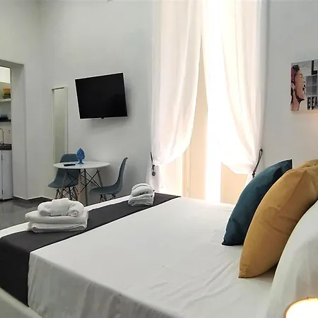 Track 60 - Private Rooms Garibaldi-3