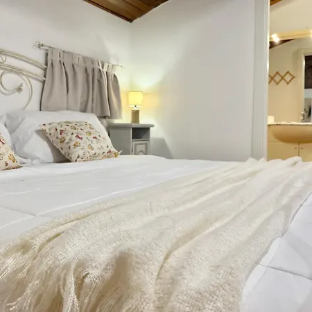 Villa Meraville Guest House-3