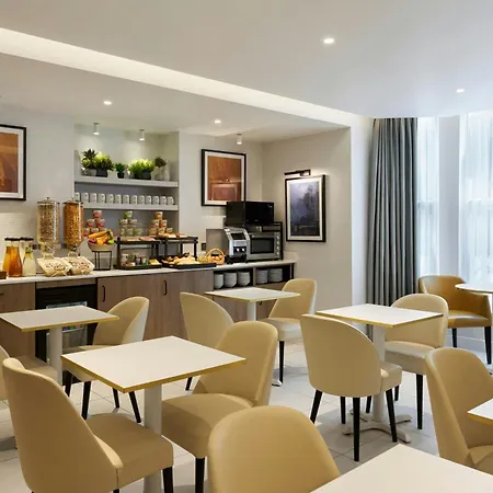 Four Points Flex By Sheraton London Kensington Olympia-3