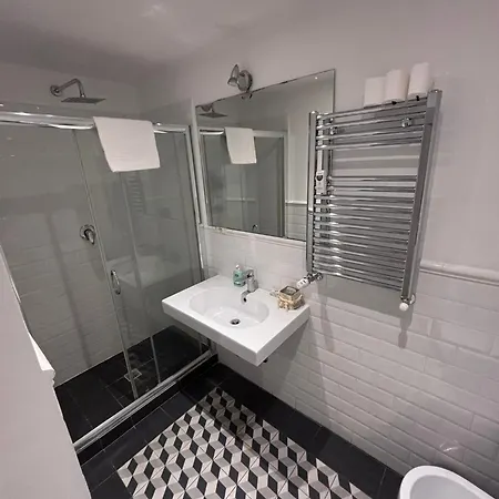 Spazio Cavour Guesthouse-2