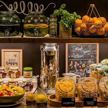 Motel One Muenchen-Parkstadt Schwabing-3