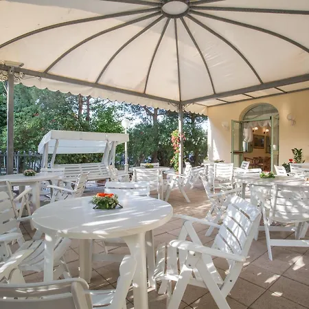 Hotel Dover Rooms & Coffee Adults Friendly-2