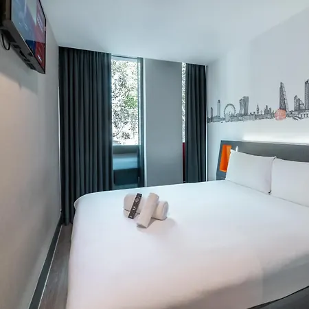 Easyhotel London City Shoreditch-3