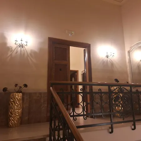 Dimora Charleston Lecce parcheggio privato in loco gratis-2
