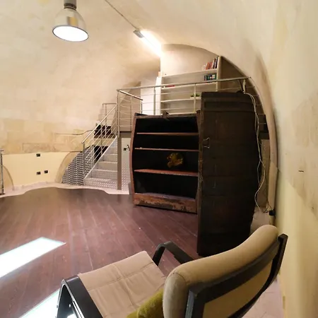 Meteoron Luxury Rooms-3